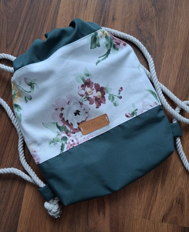Mały Workoplecak z upcyclingu "Mini Rose Garden"