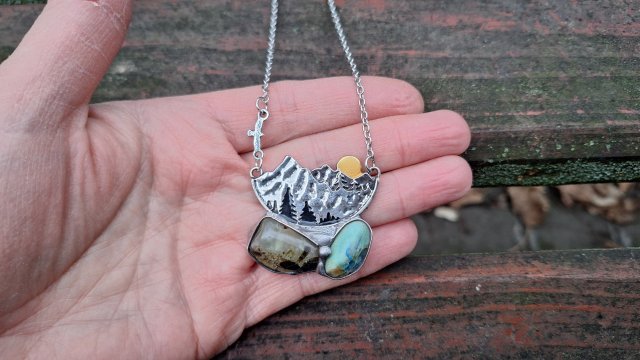 W górach - wisiorek