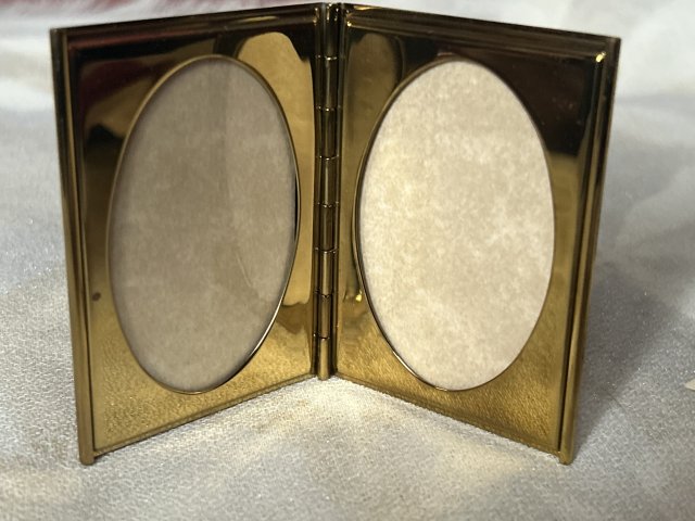 STMICHAEL from MARKS&SPENCER  ramka na podręczne zdjęcia w formie książki - nowa