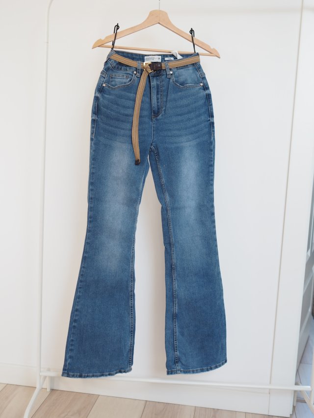 Jeansy dzwony z wysokim stanem taliowane Medicine Flare S