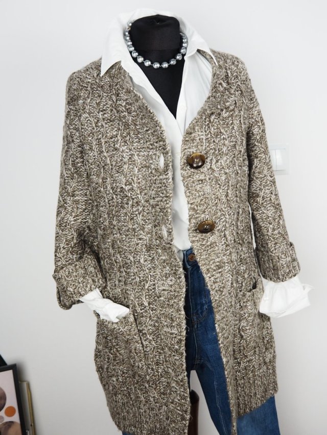 Szary ciepły sweter na guziki gruby splot - rozm M