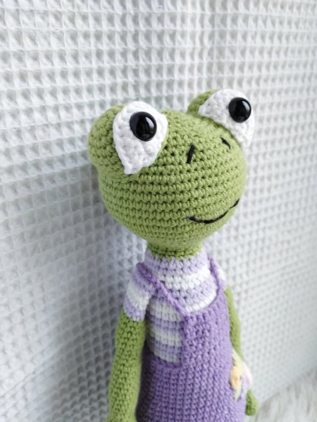 żaba Monika, żabka