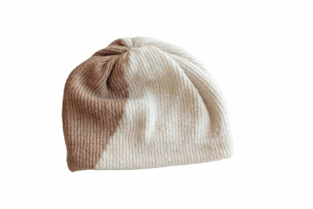 dwuwarstwowa czapka vintage ciepła beżowa