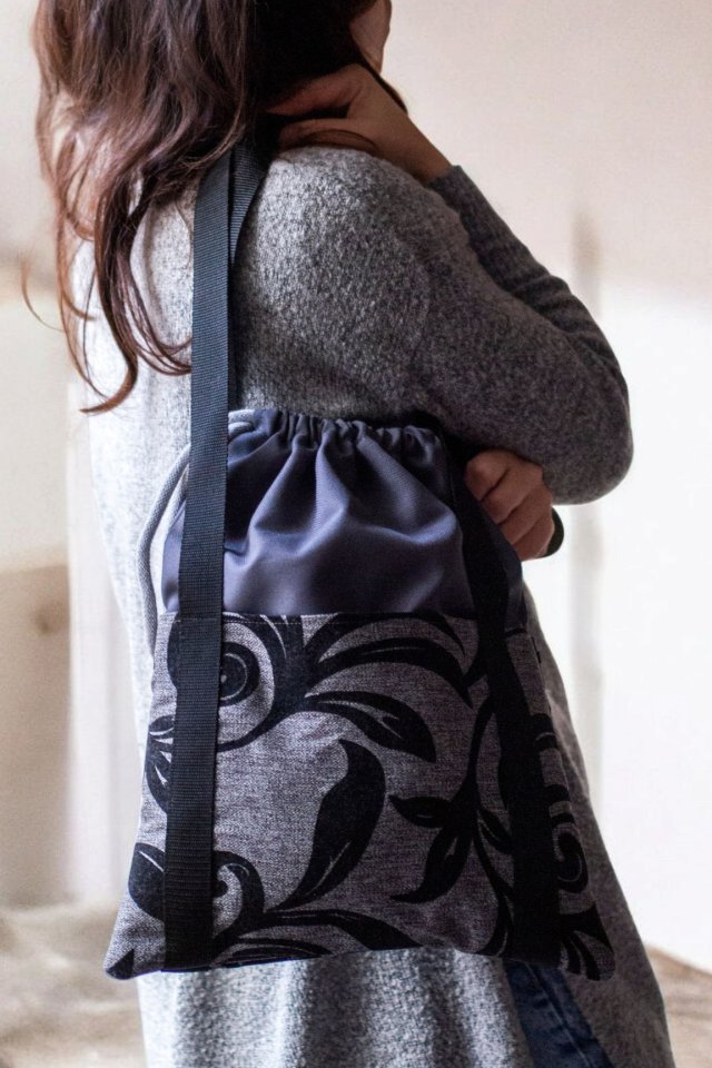 Ciemnoszara torebka z kominem