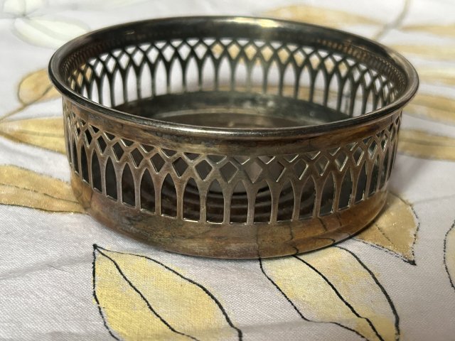 CAVALIER MADE IN ENGLAND srebrzona elegancka podstawka pod butelkę