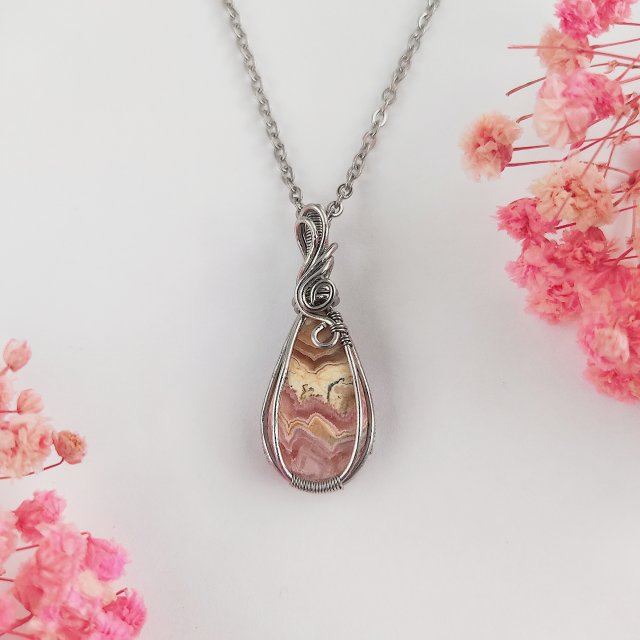 Naszyjnik Rodochrozyt stal chirurgiczna wisiorek handmade wirewrapping