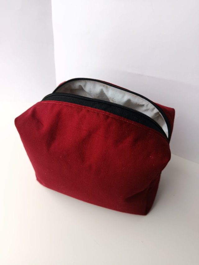 Kosmetyczka duża materiałowa czerwona