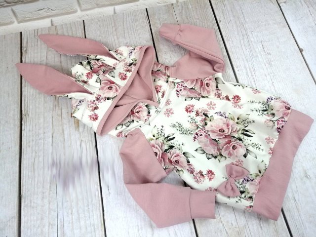 Bluza z kapturem i uszami, bukieciki. r.92