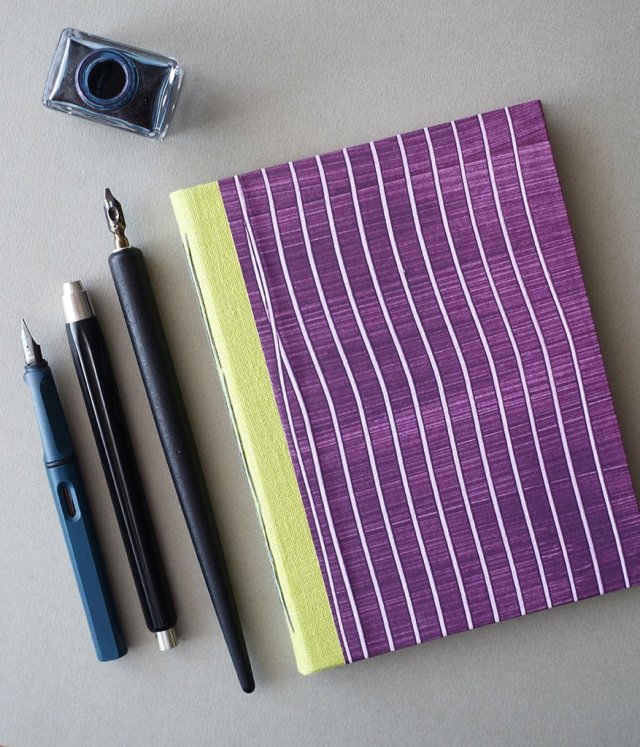 Notes z lnianym grzbietem - fioletowy śliwkowy - w 100% ręcznie wykonany - szkicownik notatnik