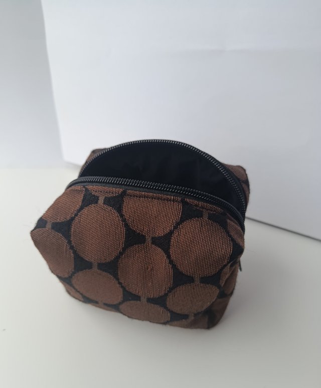 Kosmetyczka materiałowa brązowa