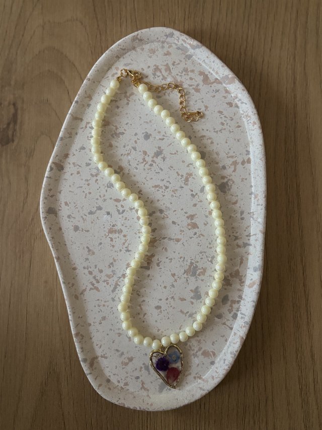 Naszyjnik z pereł z zawieszka