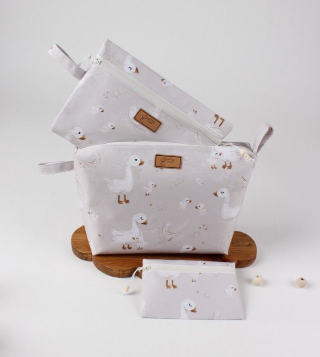 Komplet 3 kosmetyczek w kaczuszki