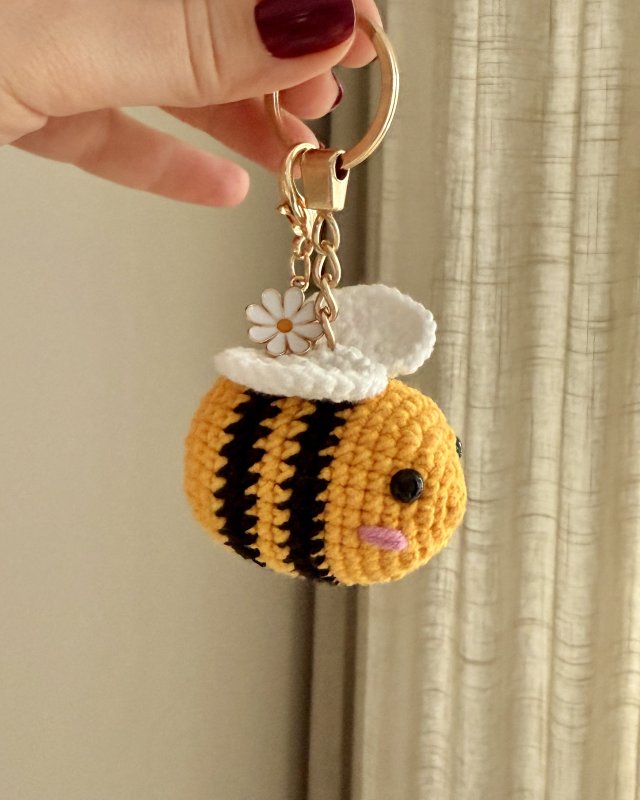Breloczek pszczółka