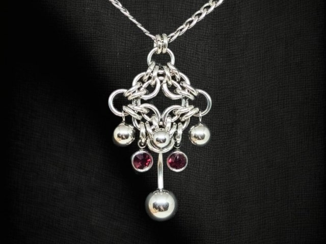 Zawieszka z cyrkoniami i kolcami stal chirurgiczna gothic punk vampire