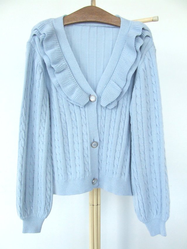 jasnoniebieski kardigan z falbankami 44