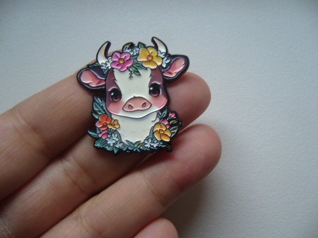 PIN PRZYPINKA BROSZKA KRÓWKA