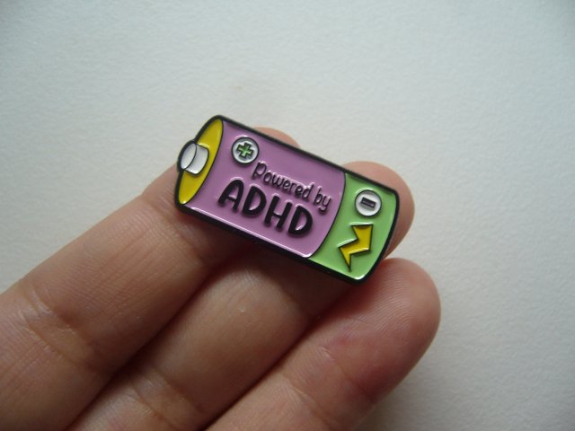 PIN PRZYPINKA BATERIA ADHD