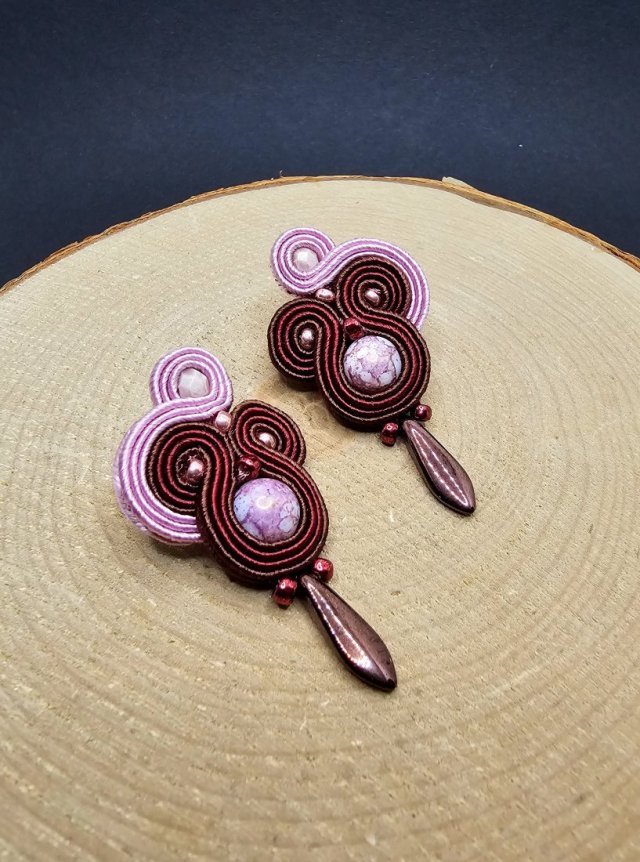 Bordowo-liliowe kolczyki sutasz sztyfty