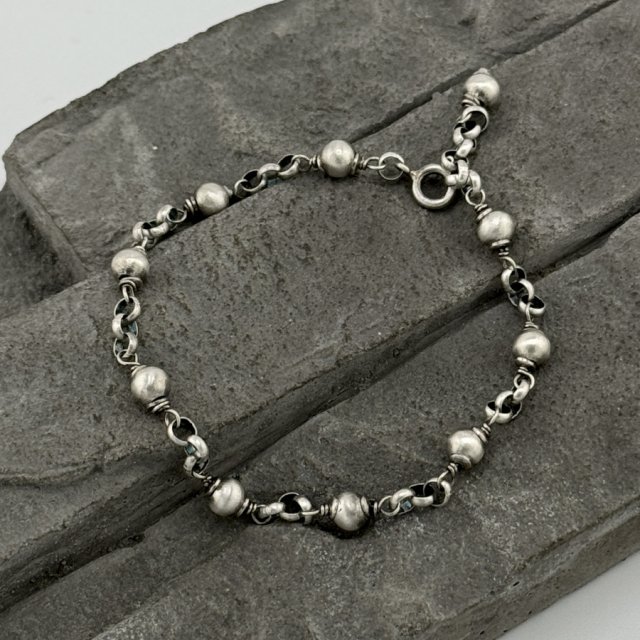 Srebrne kulki - bransoletka