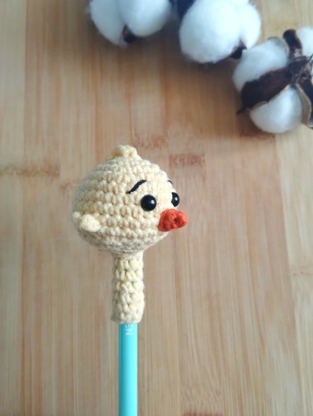 ozdoba na ołówek kurczak, kurczaczek