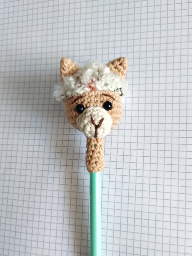 ozdoba na ołówek lama