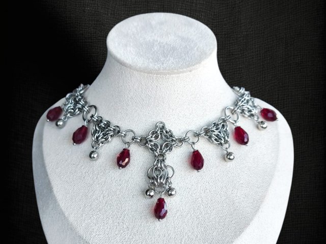 Choker z wiśniowymi łezkami – stal chirurgiczna, ciężki gothic witchy