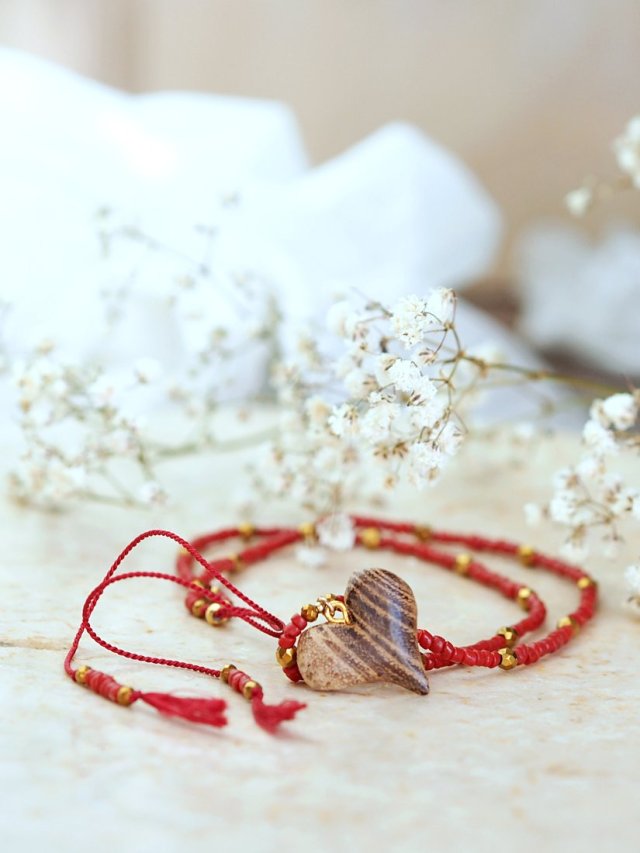 Naszyjnik KORAL z sercem, UNIKATOWY EGZEMPLARZ, SERDUSZKO DREWNIANE | DomilkowyDomek