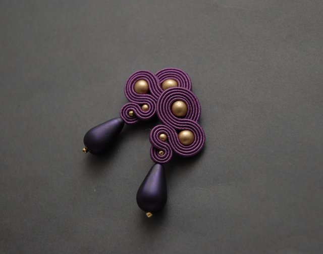 fioletowe kolczyki sutasz