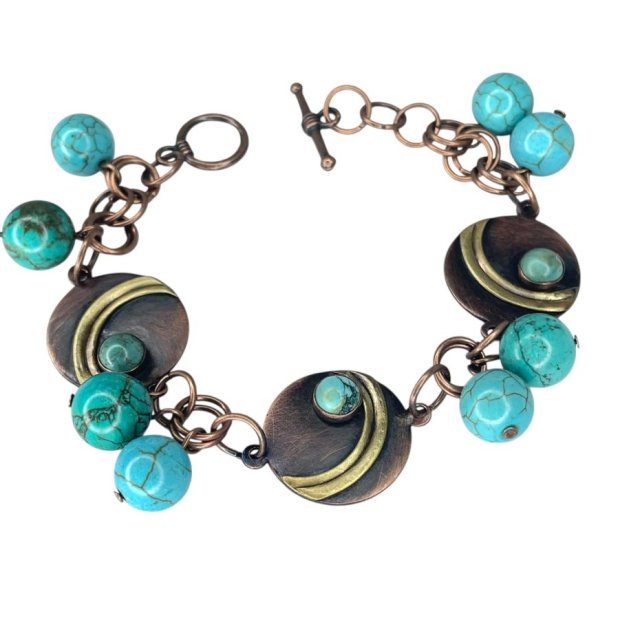 Miedziana bransoletka z howlitem i turkusem afrykańskim c1374