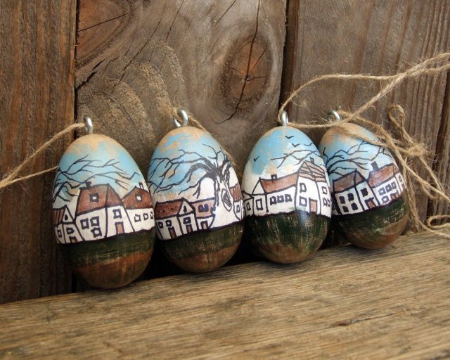 Komlet 4 pisanek-zawieszek, Drewniane, ręcznie malowane - seria Miasteczko