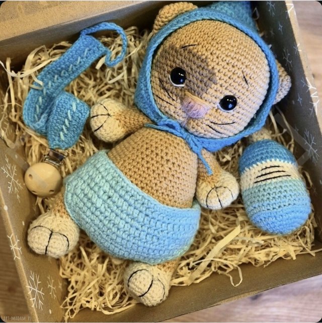 Szydelkowy kotek i zawieszka