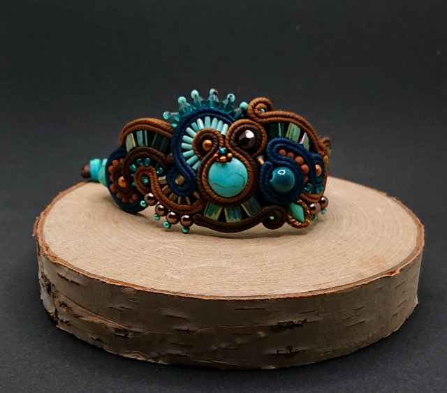 Brązowo-turkusowa bransoletka sutasz