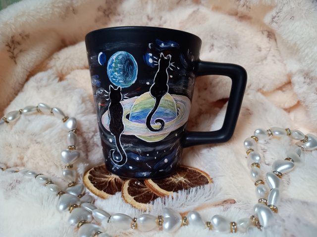 Ręcznie malowane kosmiczne koty kubek 300 ml.