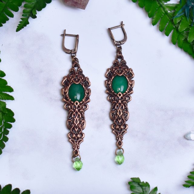 Wiktoriańskie miedziane kolczyki z zielonym jadeitem #S13