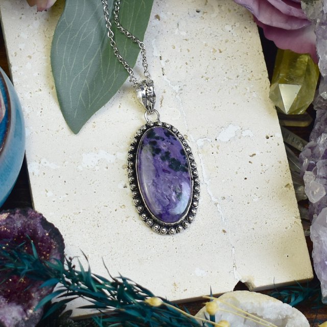 Posrebrzany miedziany wisiorek z charoitem #709