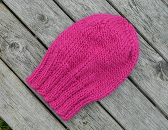 WEŁNA 100% SOCZYSTY AMARANT * KLASYK * CIEPŁA ZIMOWA CZAPKA Z WEŁNY