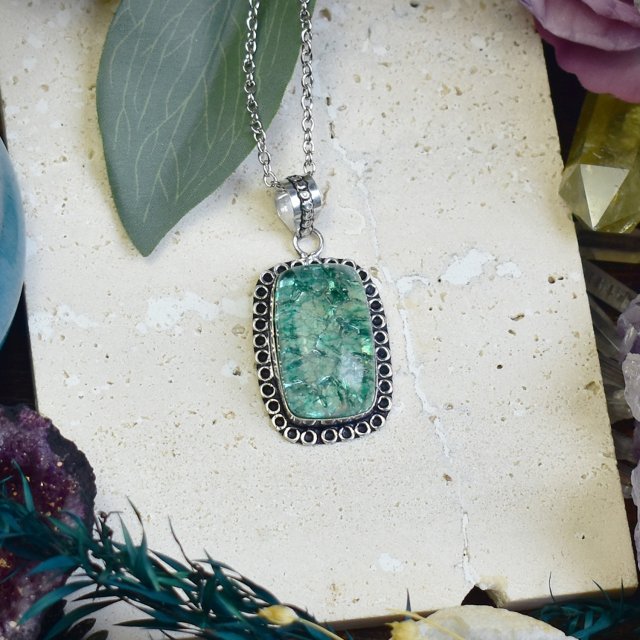 Posrebrzany miedziany wisiorek z kwarcem Snake Skin #713