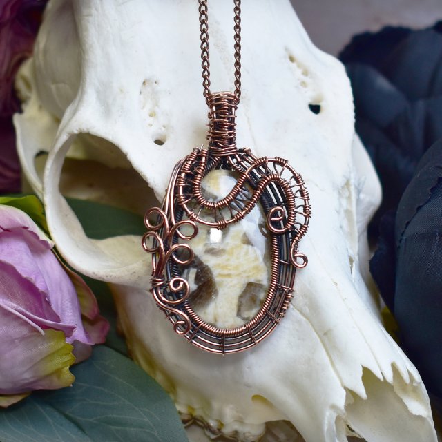 Miedziany wisiorek wire wrapping ze skaleniem graficznym #775