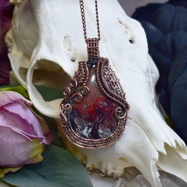 Miedziany wisiorek wire wrapping z agatem Crazy Lace #779