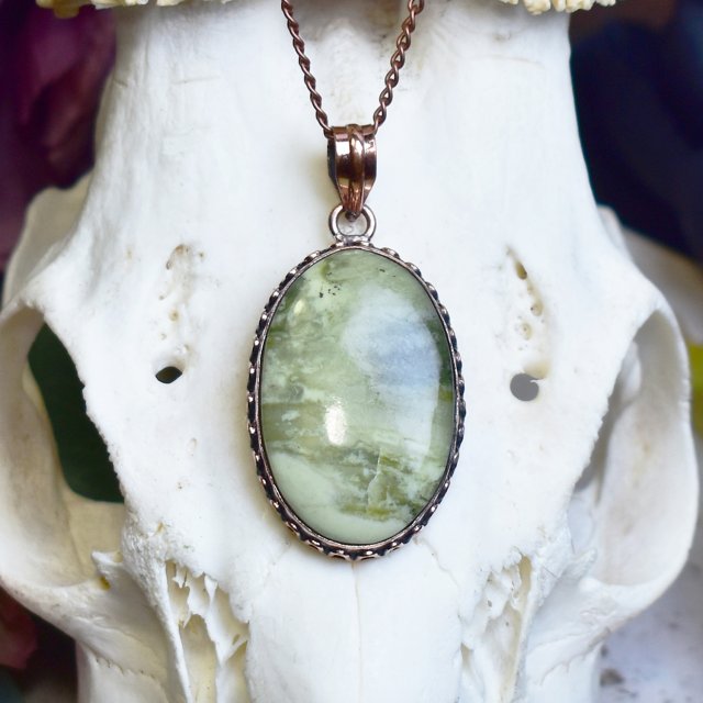 Miedziany wisiorek wire wrapping z larsonitem #787