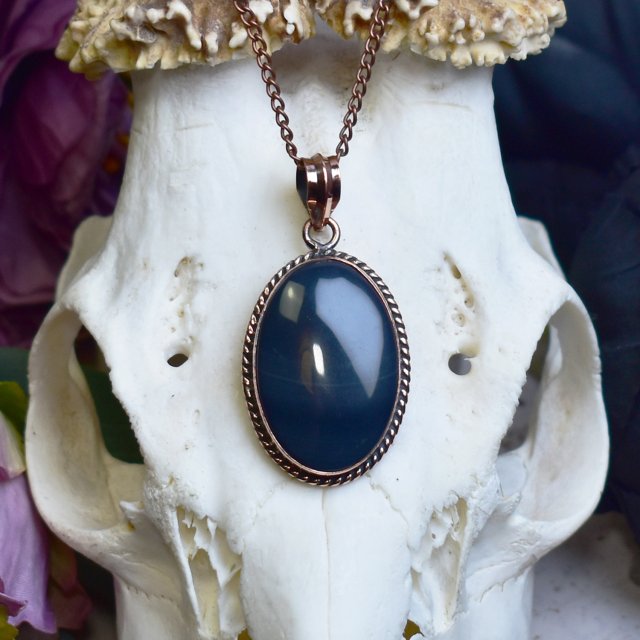 Miedziany ozdobny wisiorek z agatem z Botswany #793