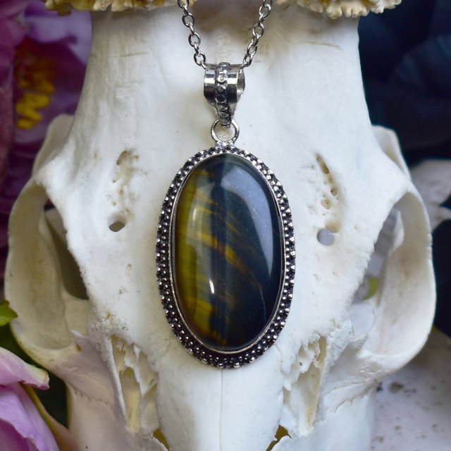 Posrebrzany miedziany wisiorek z tygrysim okiem #823