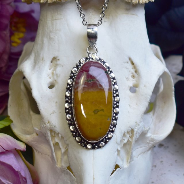 Posrebrzany miedziany wisiorek z czerwonym heliotropem #824