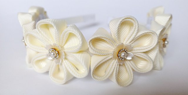 Opaska kremowa z kwiatami