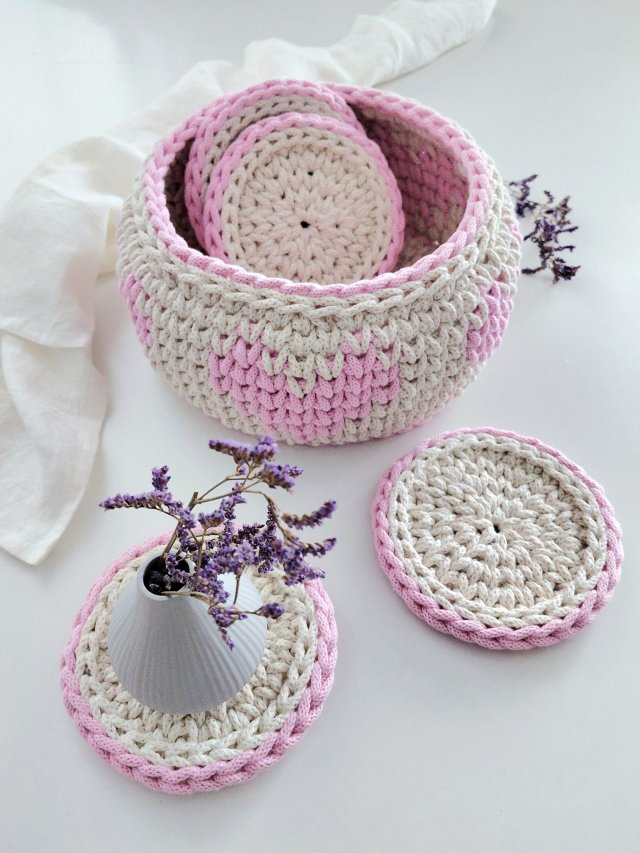 SZNURKOWY KOSZYK W SERDUSZKA I CZTERY MAŁE PODKŁADKI