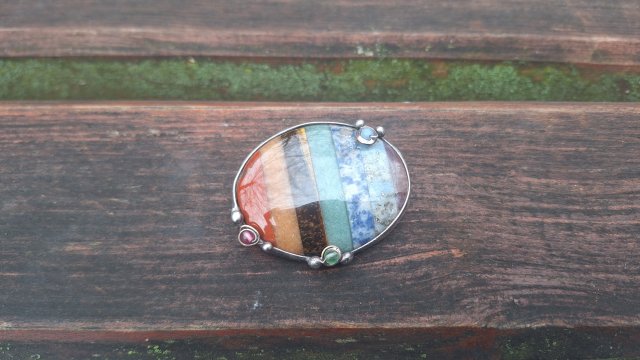 Wiele w jednym - broszka