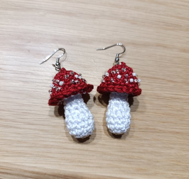 Kolczyki szydełkowe muchomorki