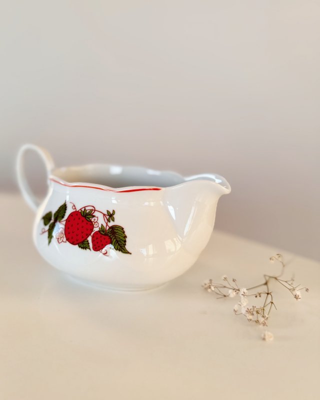 Sosjerka porcelanowa w truskawki