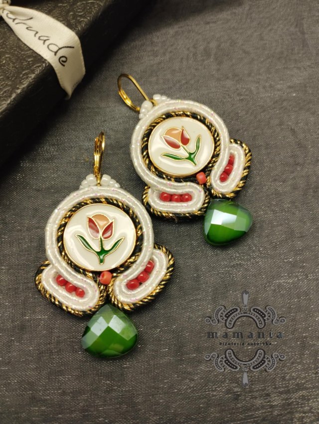 unikatowe kolczyki sutasz