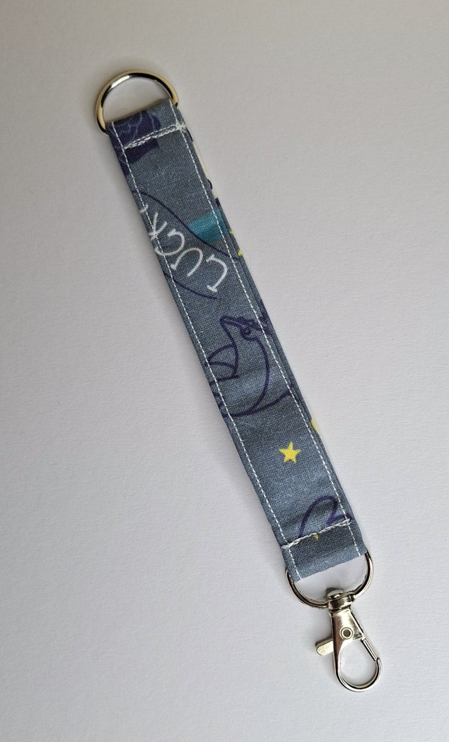 Breloczek zakładany na nadgarstek Lucky